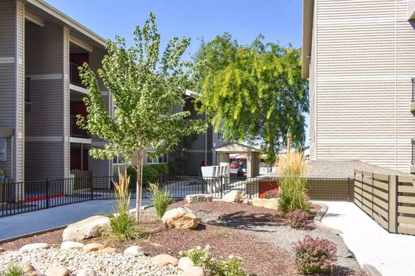 $1,690 / 2br - 829ft2 - A location to envy! Stunning 2 bed, 1 bath ready for you. (Boise)63794945477379122
