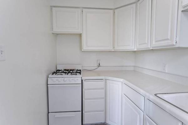 $1,495 / 2br - 925ft2 - Large 2 Bedroom Apartment For Rent @ Renew on Temple- Tour Today (Temple Square)63671058502659121