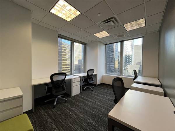 $3,500 / 172ft2 - Private Corner Offices Available MINUTES AWAY from Central Park! (Midtown)63689861876097122