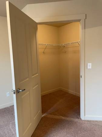 $1,779 / 2br - 1107ft2 - Planta Baja, Lavavajillas, Armarios Walk-In, Barbacoa de Gas Exterior, Plazas de Aparcamiento Cubiertas (7915 NE Burton Rd, Vancouver, WA)63831252344449124