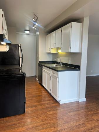 $1,850 / 2br - 856ft2 - ¿Buscas E S P A C I O Para Respirar? (Portland/Goose Hollow/SW Portland/PDX/Centro de PDX/OHSU)63842023364481123