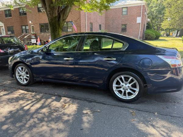 2013 Nissan Maxima funciona excelente y se ve hermoso - $2,400 (Staten island)63654718013571121
