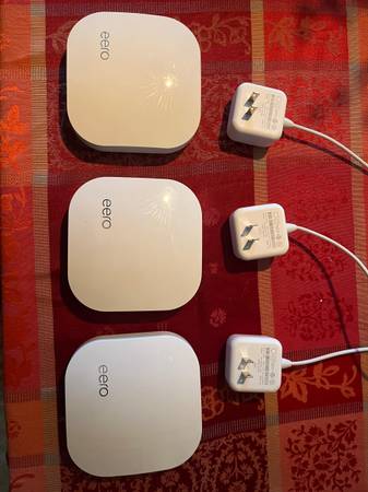 Eero Pro B010001 Tri-Band Mesh Router 1