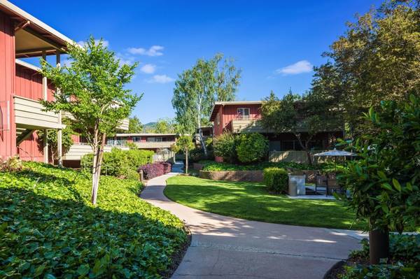 $4,675 / 2br - 1114ft2 - Quiet Small Community with Resort-Style Pool and Spa (los gatos)63938627230467122