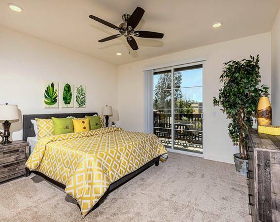 $3,295 / 3br - 1632ft2 - Ramona Shops and Restaurants + Large, Usable Balcony - Craftsman (San Diego)64037045345795123
