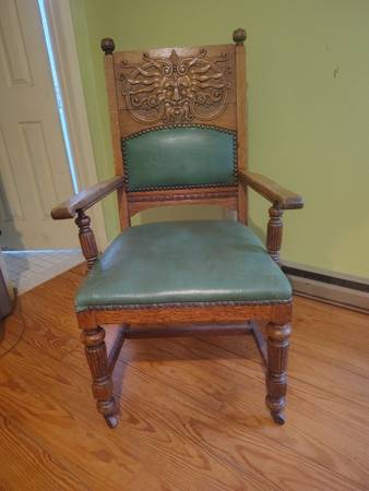 Antique carved throne super comfortable 1