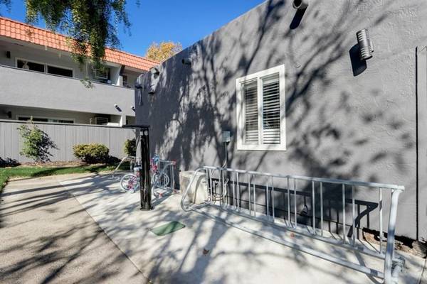 $2,800 / 1br - 731ft2 - Laundry Centers, Upgraded Fixtures, Pet-Friendly (san jose east)63946804387842123