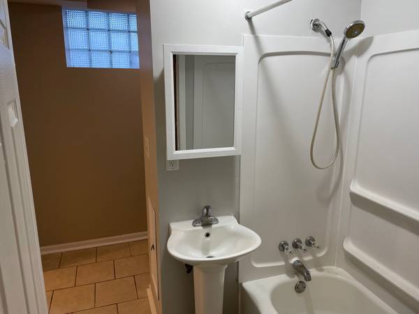 $2,200 / 4br - 1320ft2 - Large 4BR 2BA in Powderhorn Park (South Minneapolis)64003960558722122