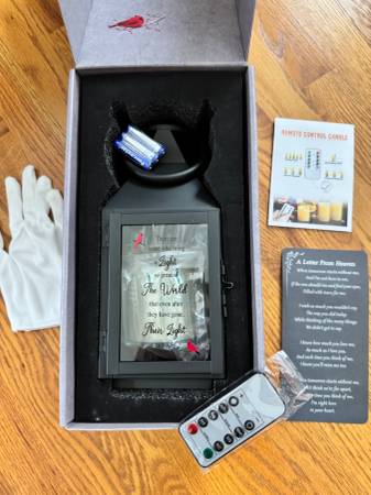Decorative Memorial Candle Lantern (There are Some who Bring a Light s 1