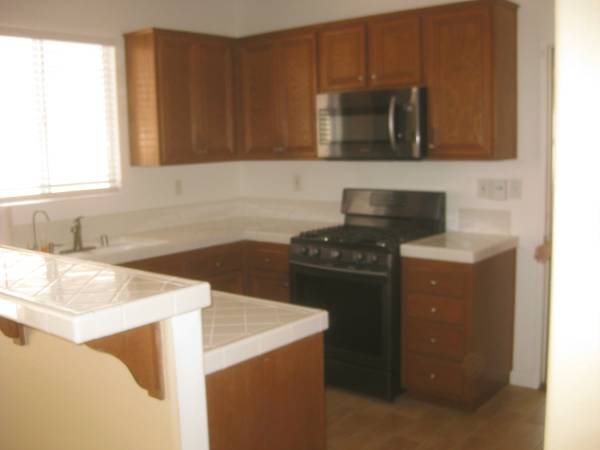 $4,000 / 4br - 1756ft2 - Casa central de 4 habitaciones en Otay Ranch Heritage en alquiler con 2.5 ba (Otay Ranch Heritage)63865482521729122