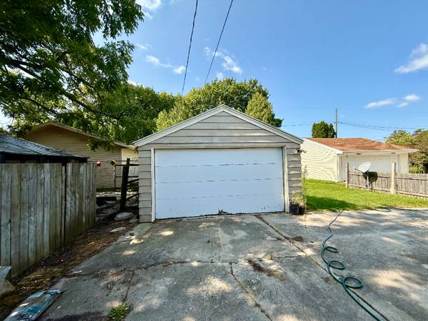 $1300.00 / 3br - Coming Soon - Single Family - 3 bedroom 1 1/2 bath63813312575233122