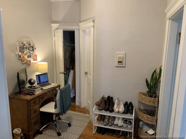 $2,095 Jan 1st Large Studio w/alcove-NO FEE-Ht/Hw incl-Laundry-On Train (Brighton)63996403782786124