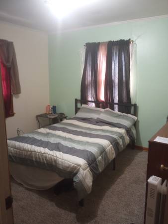 $160,000 / 1760ft2 - Welcome to Bunglehouse (Admiral and yale)63981977700226124