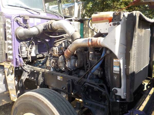 2015 PETERBILT 389 - $67,500 (Albany)63442650261889124