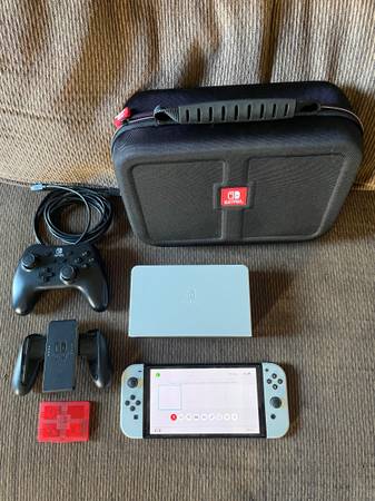 Nintendo Switch OLED Bundle 1