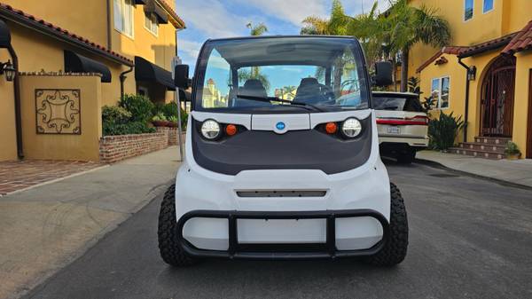 2019 GEM E4 25MPH EV Club Car Golf Cart NEV Calle LEGAL Radio 1000 mi - $12,995 (PRECIO FIJO - Seal Beach)63440694339715121