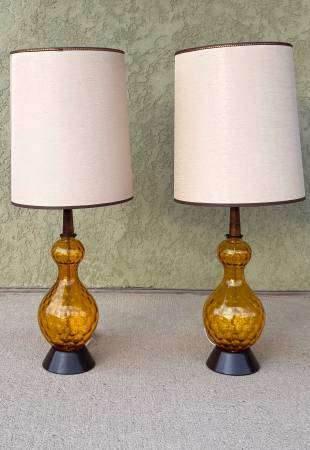 Set of 2 Mid Century Amber Glass Table Lamps 1