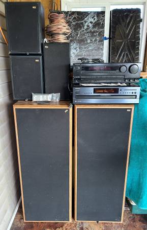 Stereo Surround System w Speakers 1