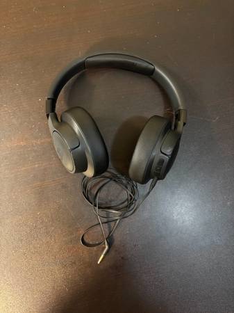 JBL headphones with chord for computer 1