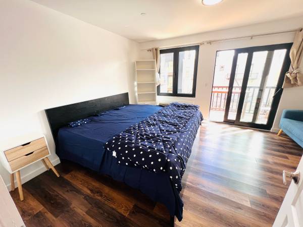 Nov 20th or Dec 1 – Giant Furnished Room in 3-floor 3BR Available Now
$1,780
                        Bushwick Nov 20th or Dec 1 – Giant Furnished Room in 3-floor 3BR Available Now
$1,780
                        Bushwick