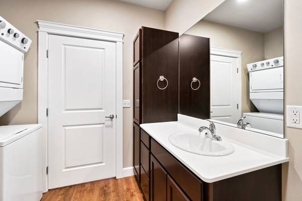 $1,725 / 1br - 642ft2 - Pets are welcome! 1 bd / 1 ba. Call for a tour! (Tumwater)63786613876483124