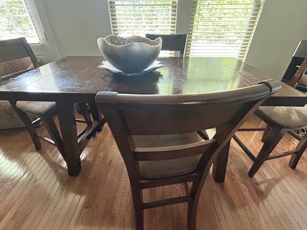 Dining table with leaf 1