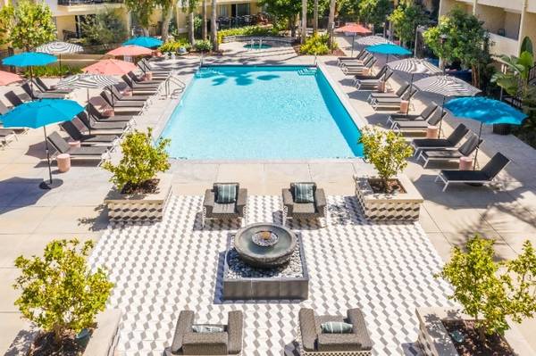 $3,305 / 2br - 797ft2 - 2 Bed 2 Bath with Resort Vibes: Lounge, Theater, Pool & Fitness! (Sherman Oaks)63912984017027121