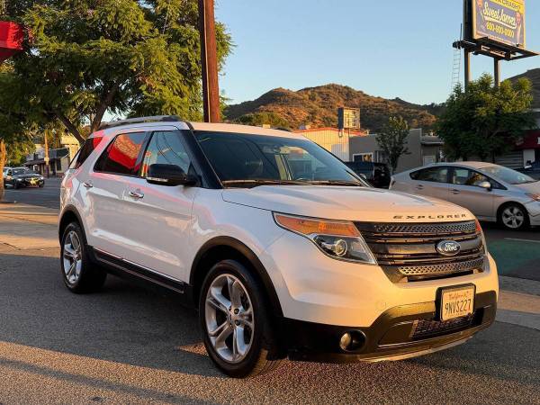 2013 Ford Explorer XLT 4dr SUV 1