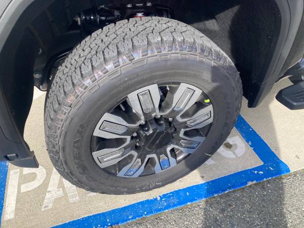 2026 GMC Sierra 2500HD 4WD - Photo 2