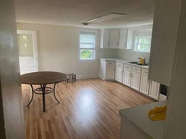 $1,699 / 3br - Freshly renovated 3 bedroom and 2 bath farmhouse on a farm setting. (Lovettsville)63851968321155121
