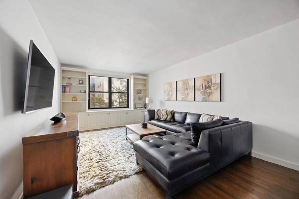 $2,500 / 1br - 700ft2 - Un Glorioso Apartamento de Una Habitación (Greenwich Village)63854193991939120