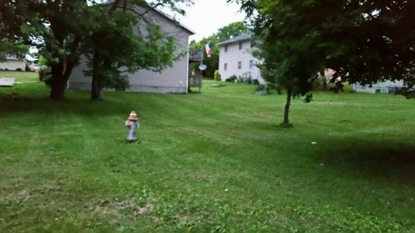 $900 / 2br - 900ft2 - Handyman? Need an apt ? (Bedford)63935967144195124