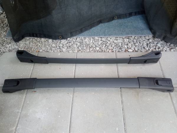 ROOF RACK CROSSBARS 1