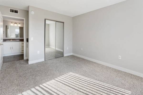 $2,150 / 1br - 883ft2 - Open House Today!! 1Bd+1Bath Apartment Home.. (6805 Louise Ave, Los Angeles, CA 91406)63700977453571120