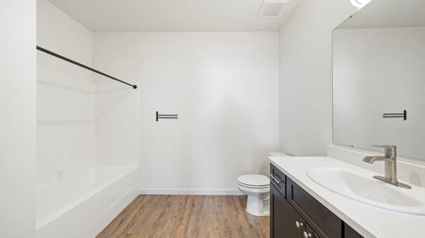 $1,695 / 2br - 946ft2 - Discover the true definition of luxury. (Pasco)63698312317699123