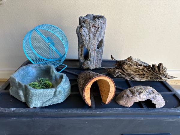 Reptile habitats accessories 1