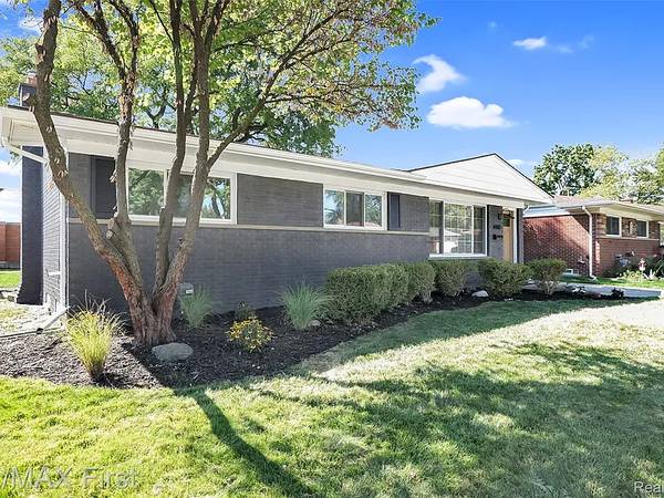 $1,000 / 3br - 1813ft2 - brick ranch never goes out of style - (Warren) (Warren)63926728201603121