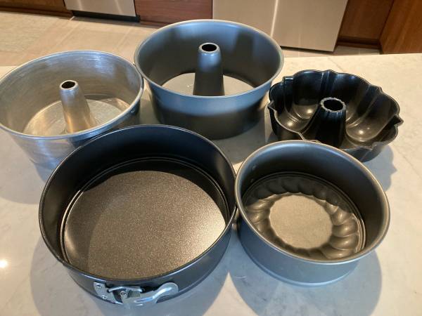Kaiser nordic ware Ekco Wear-Ever spring form bundt pans 1
