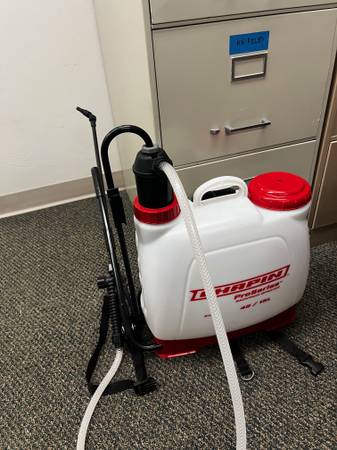 Chapin Pro Series 4 Gallon Sprayer 1
