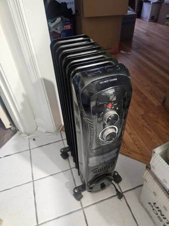 Intertek Mainstays 1500W Oil-Filled Radiator Heater $67 value, asking 1