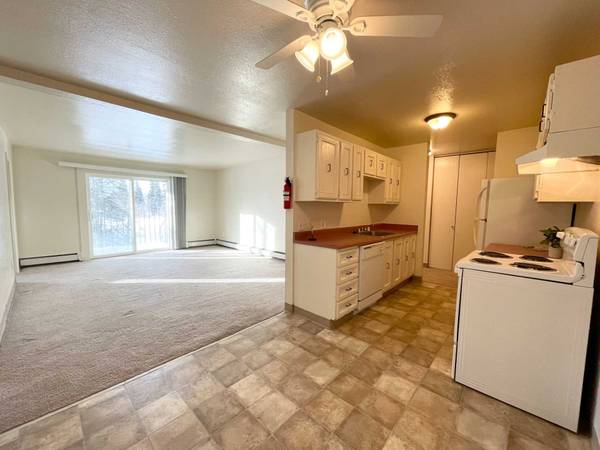 $2,005 / 3br - 1066ft2 - Your search stops here! Exquisite views can be yours! 3 bed / 1 bath (Anchorage - Near Campbell Park)64014001380737121