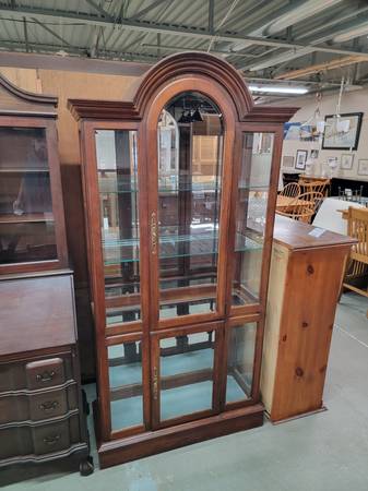 Lighted Glass Front Dark Wood Frame Display Cabinet #471-3 1