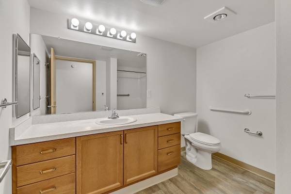 $1,473 / 1br - 600ft2 - Free Rent, Elevator, Wheelchair Access, Free Utilities, (Kent)63814635776771121