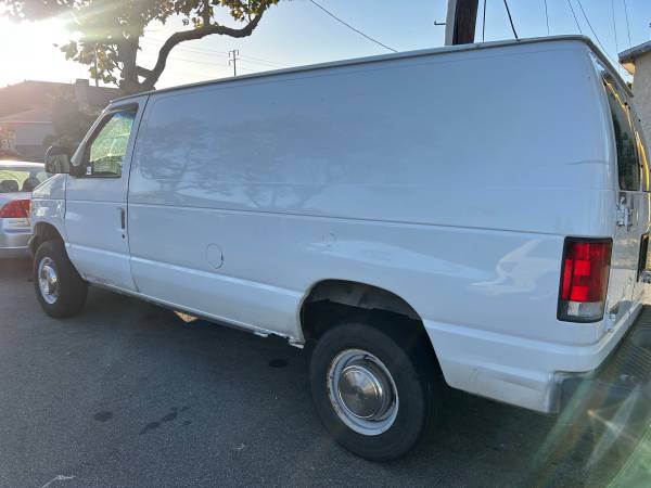 2000 Ford E-350 - Photo 3