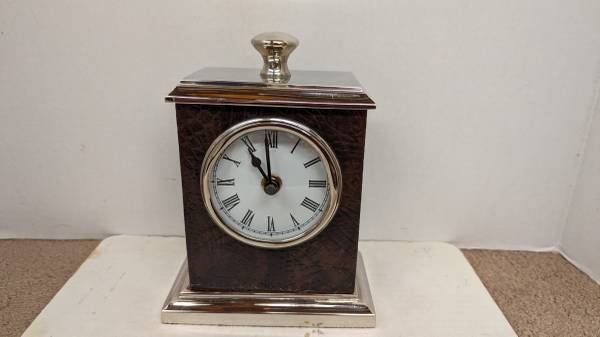 Desk/Mantel/Shelf Clock 1