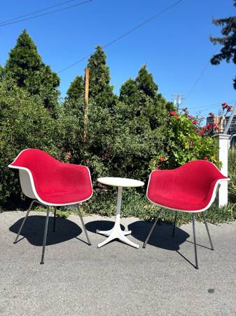 🎁🎄Eames Molded Plastic Armchair, 4-Leg Base, Fully Upholstered ❄️☃ 1