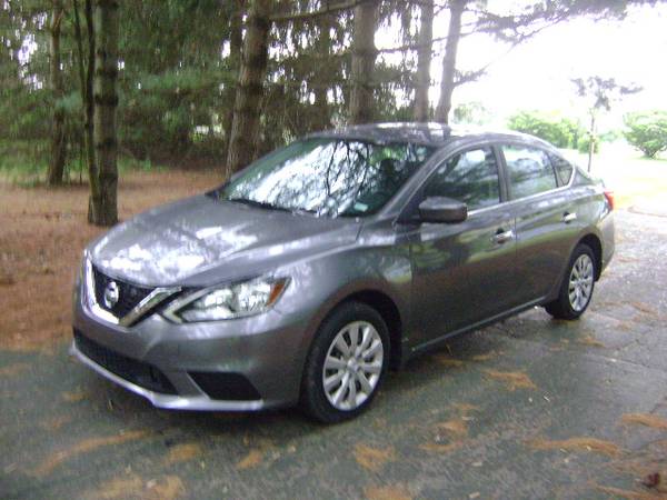 2018 Nissan Sentra SV ONLY 34000 MILES - $10,500 (Trevor WI nearby Antioch IL)63618720999683120