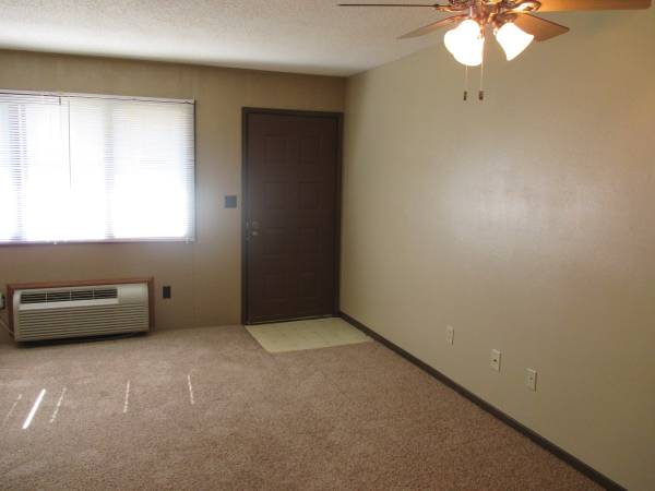 $665 Efficiency Apartment West End Dubuque (Dubuque)63800890160131121