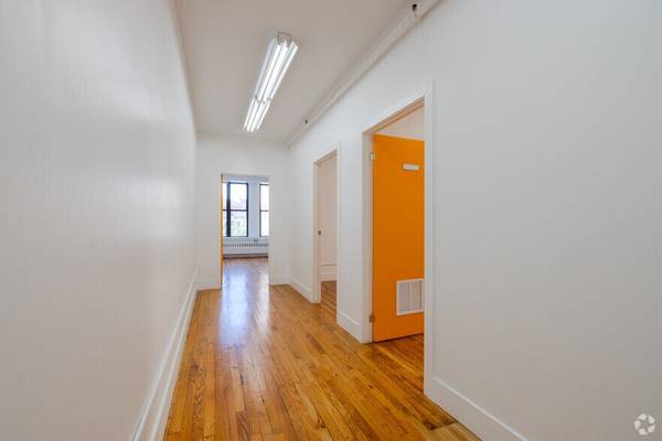 $4,900 / 1400ft2 - Espacio de Oficina*3 Sep Profesional Privado Brillante + Principal + Servicios Incluidos (East Harlem)64033461681794121
