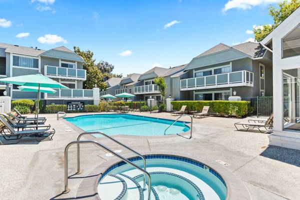 $2,955 / 1br - 816ft2 - This Spacious 1-Bedroom Apartment is Fully Renovated! (campbell)64017516054915124